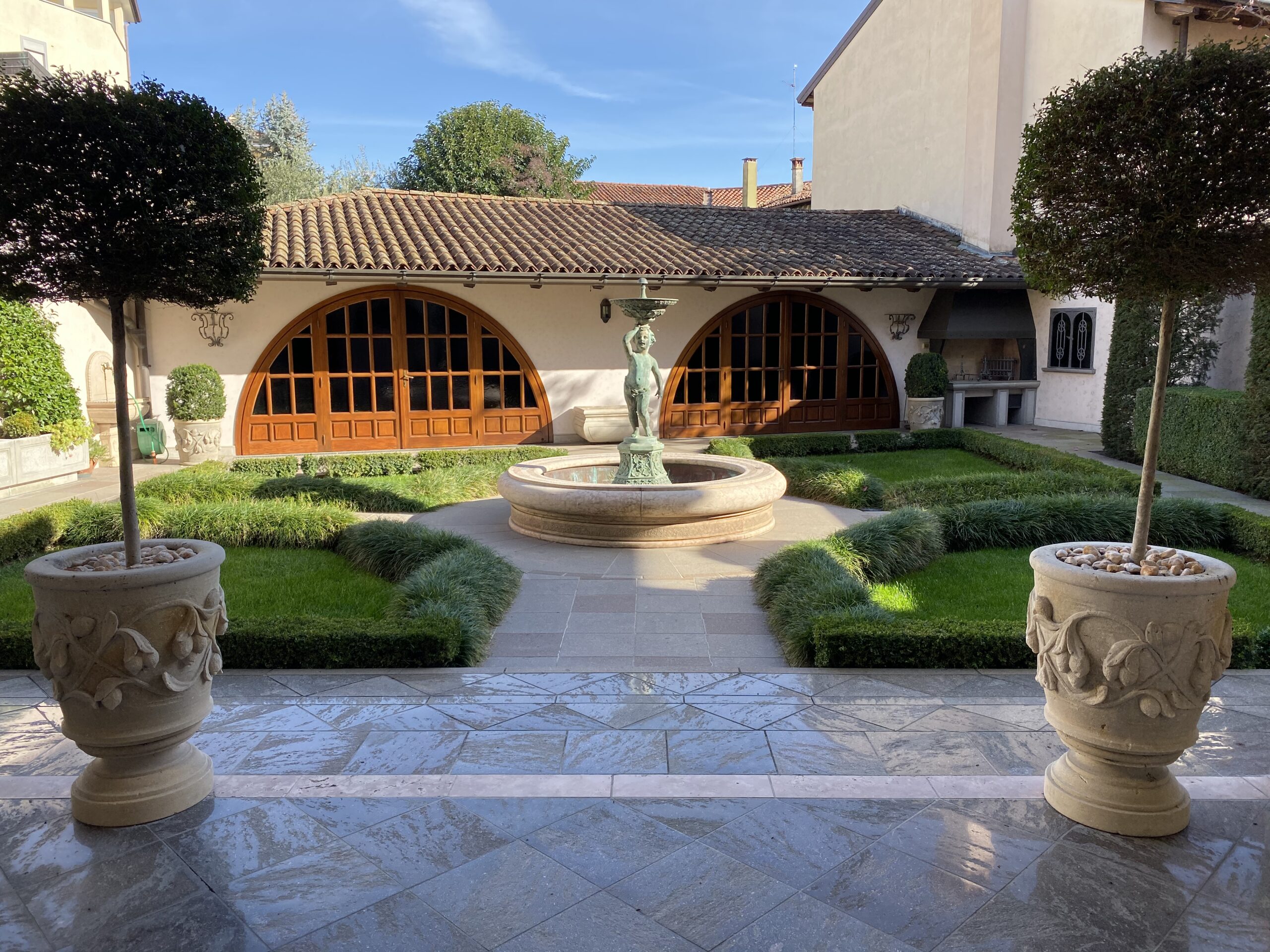 Villa indipendente con giardino interno
