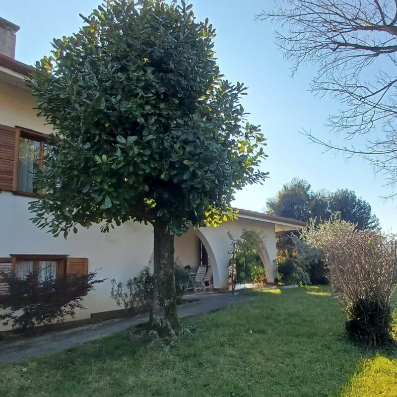 Palmanova, casa singola con giardino, fuori mura